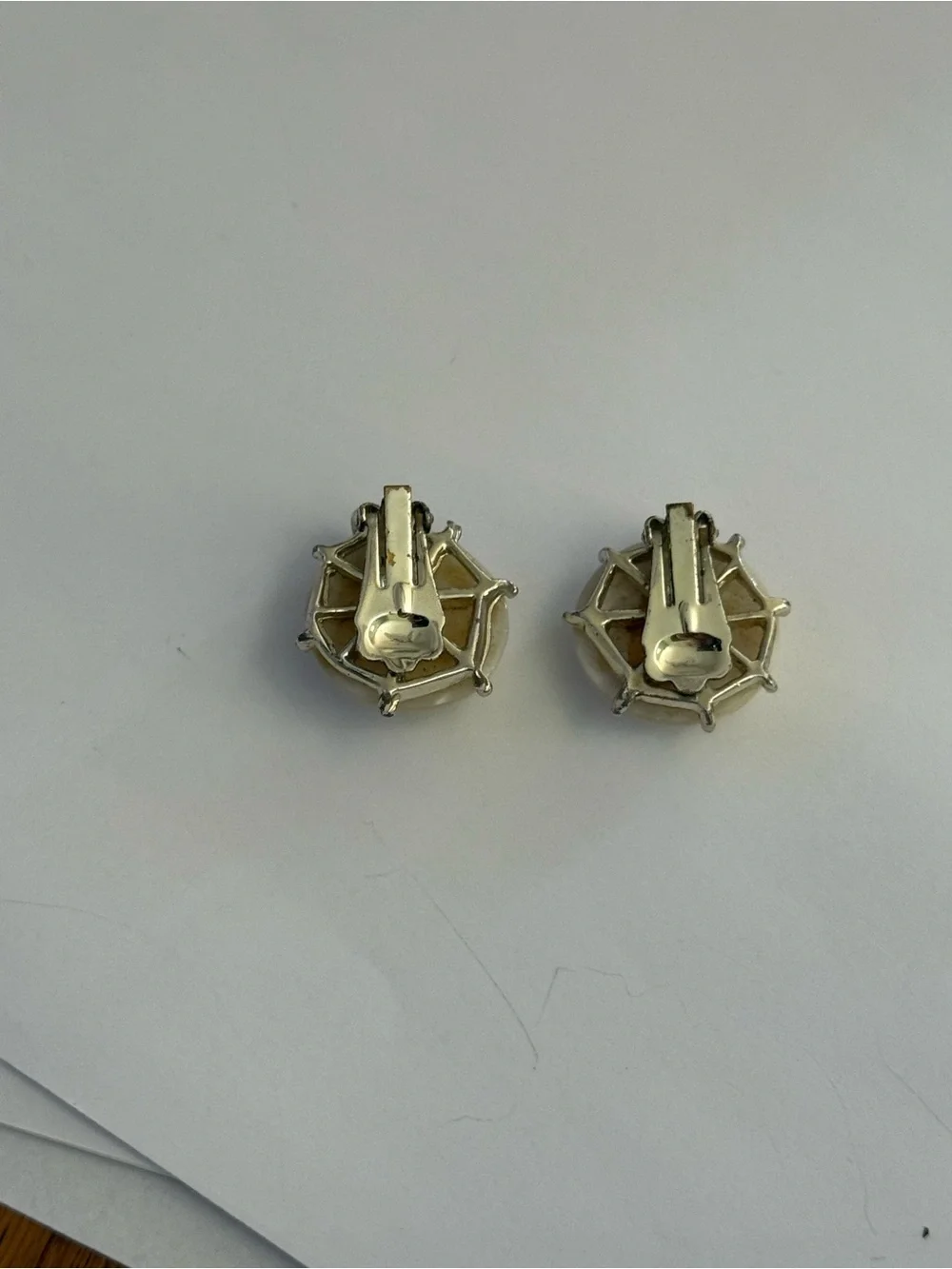 🫶🏻 Vintage Mother-of-Pearl Moon Button Earrings